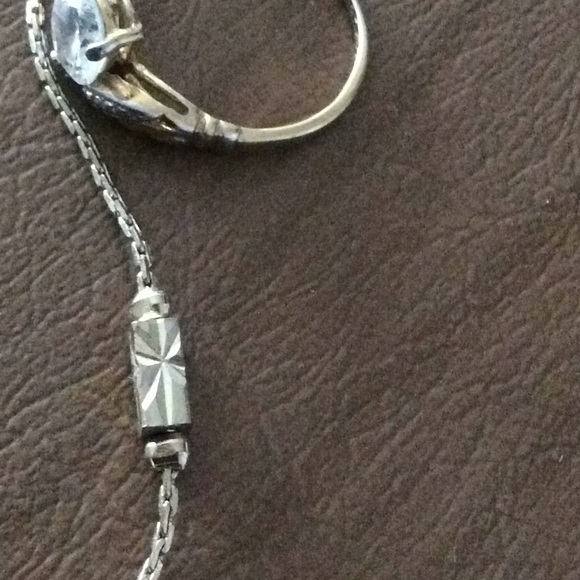 Gold tone. Necklace & Ring - Picture 4 of 5